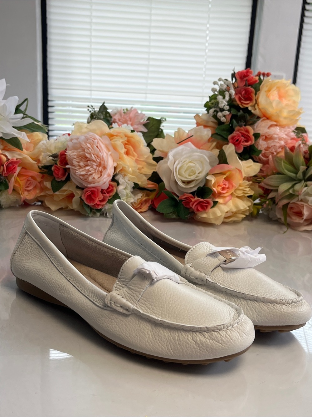 Giani Bernini Dailyn White Leather Loafers Memory Foam Women’s 9.5M